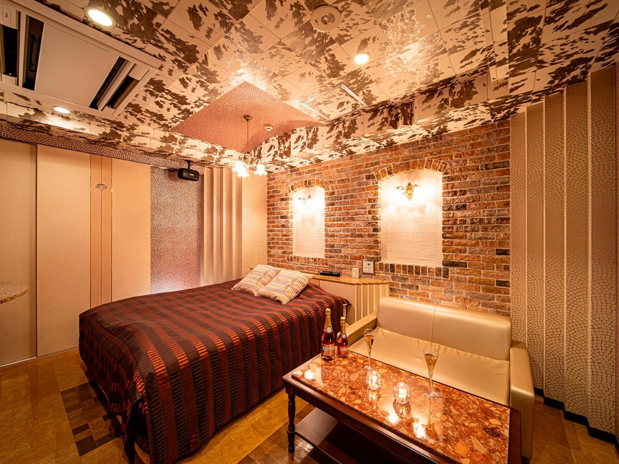 Roselips Tsuruhashi ローズリップス鶴橋 Hotel Osaka Bagian luar foto