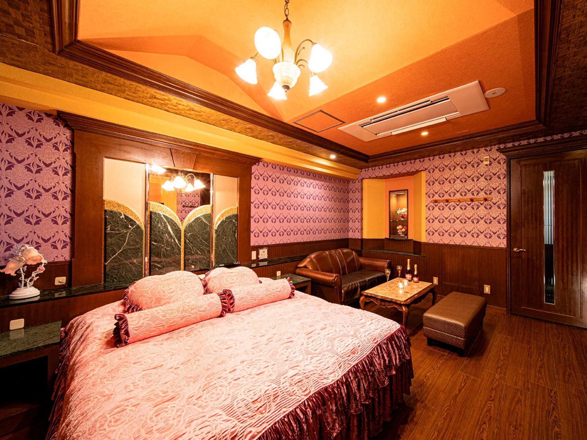 Roselips Tsuruhashi ローズリップス鶴橋 Hotel Osaka Bagian luar foto